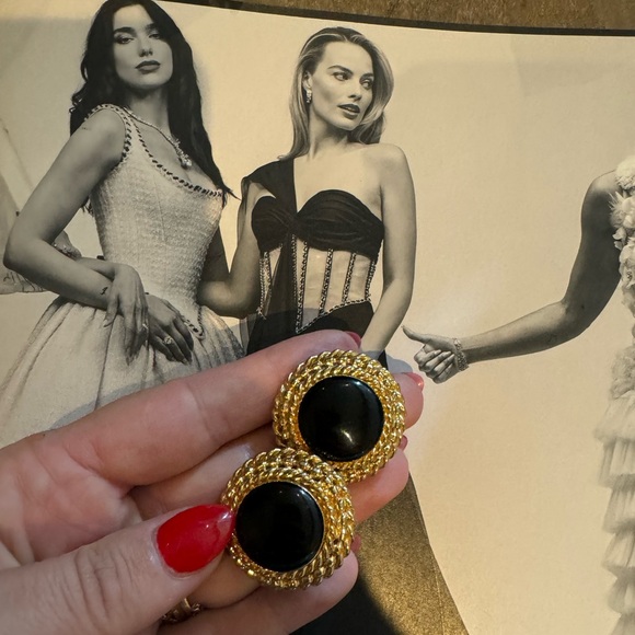 St. John large black enamel and gold tone vintage clip on earrings - Picture 7 of 12